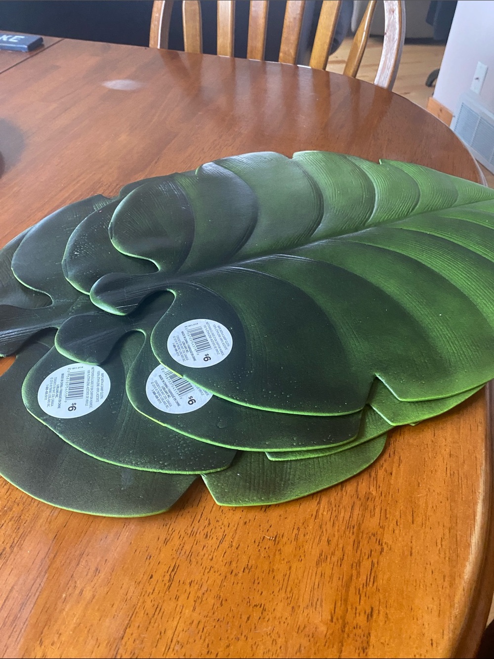 Leaf-Shaped Green Table Placemats - Set of 4